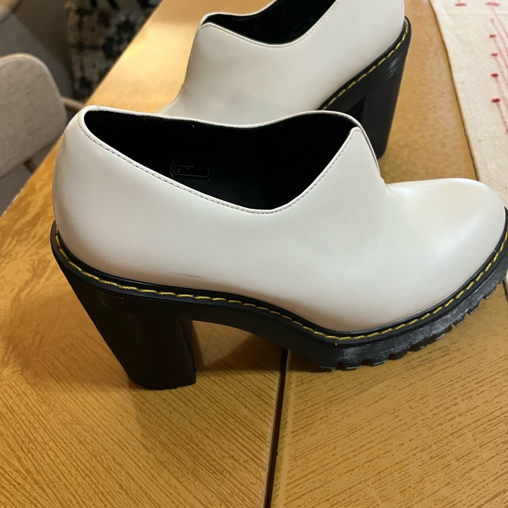 Doc Martin Women’s White Leather Cordelia Heeled Boot Size 10
